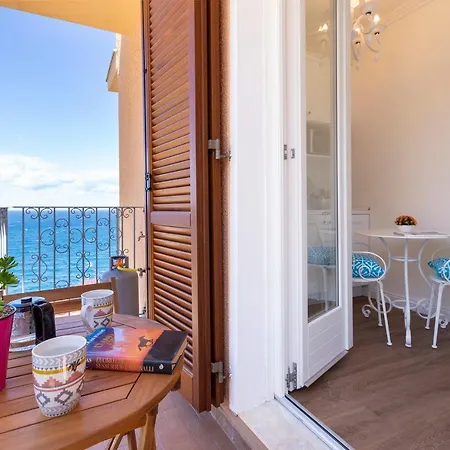 Terrazza & Romantica Sospese Sul Mare Del Borgo Antico --- Terrace & Romantic Over The Sea Of The Ancient Village * Castelsardo