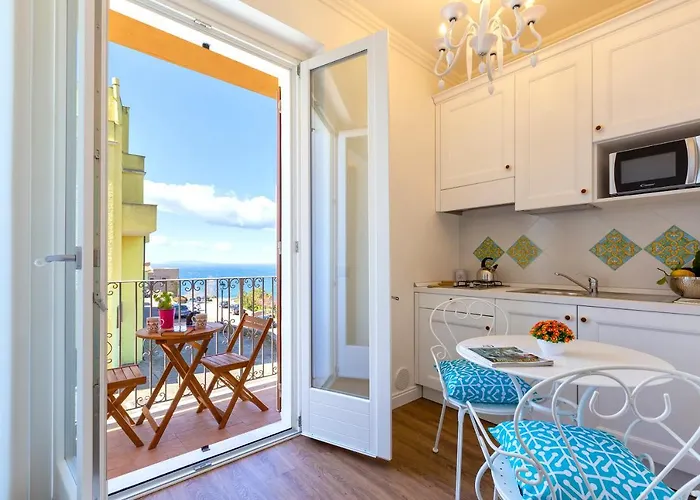 Apartament Terrazza & Romantica Sospese Sul Mare Del Borgo Antico --- Terrace & Romantic Over The Sea Of The Ancient Village Castelsardo