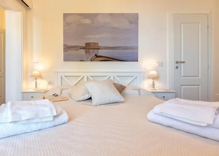 Apartament Terrazza & Romantica Sospese Sul Mare Del Borgo Antico --- Terrace & Romantic Over The Sea Of The Ancient Village