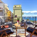 Terrazza & Romantica Sospese Sul Mare Del Borgo Antico --- Terrace & Romantic Over The Sea Of The Ancient Village Апартаменты Кастельсардо