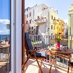 Terrazza & Romantica Sospese Sul Mare Del Borgo Antico --- Terrace & Romantic Over The Sea Of The Ancient Village *