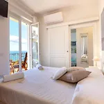 Terrazza & Romantica Sospese Sul Mare Del Borgo Antico --- Terrace & Romantic Over The Sea Of The Ancient Village Апартаменты *