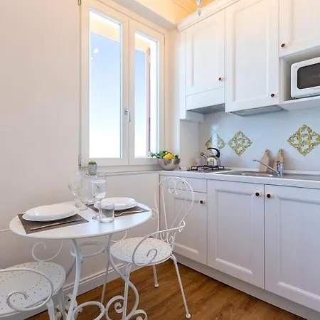 Apartment Terrazza Romantica: Sea View In Ancient Village Castelsardo