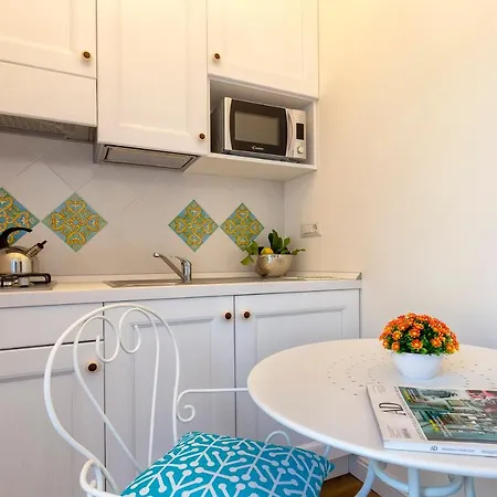 Terrazza Romantica: Sea View In Ancient Village Apartment