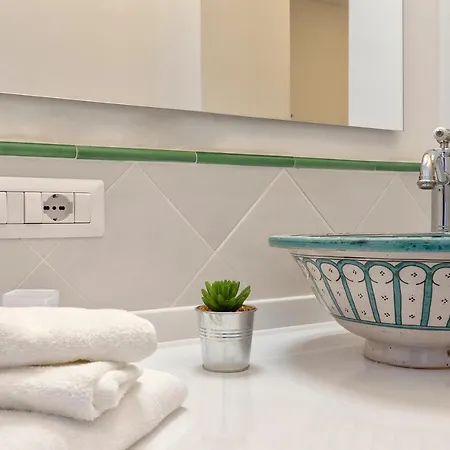 Terrazza & Romantica Sospese Sul Mare Del Borgo Antico --- Terrace & Romantic Over The Sea Of The Ancient Village 아파트 카스텔사르도