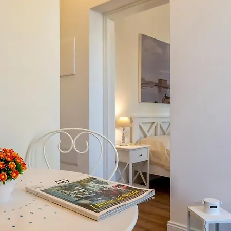 Terrazza Romantica: Sea View In Ancient Village Apartment Castelsardo