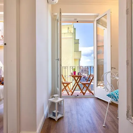 Terrazza & Romantica Sospese Sul Mare Del Borgo Antico --- Terrace & Romantic Over The Sea Of The Ancient Village 아파트 카스텔사르도