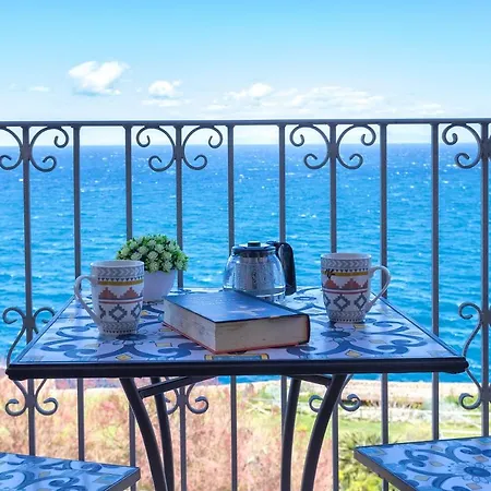 아파트 Terrazza & Romantica Sospese Sul Mare Del Borgo Antico --- Terrace & Romantic Over The Sea Of The Ancient Village