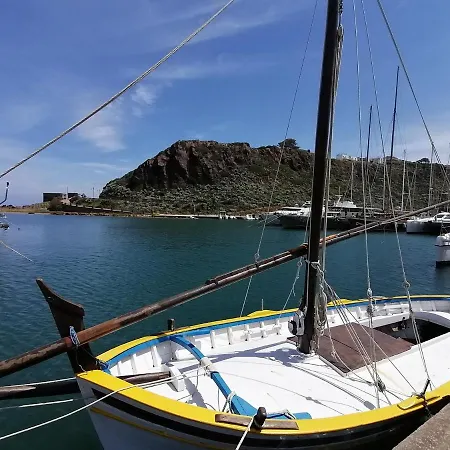 Terrazza & Romantica Sospese Sul Mare Del Borgo Antico --- Terrace & Romantic Over The Sea Of The Ancient Village
