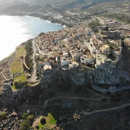 Terrazza & Romantica Sospese Sul Mare Del Borgo Antico --- Terrace & Romantic Over The Sea Of The Ancient Village