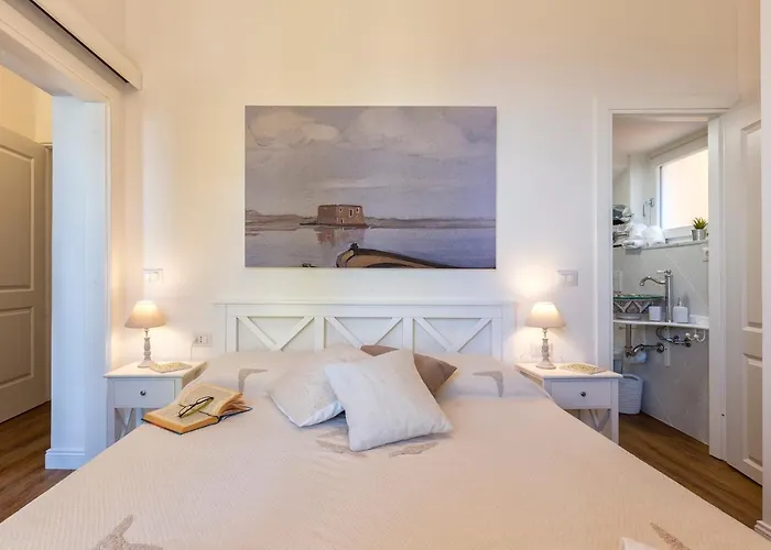 Terrazza & Romantica Sospese Sul Mare Del Borgo Antico --- Terrace & Romantic Over The Sea Of The Ancient Village