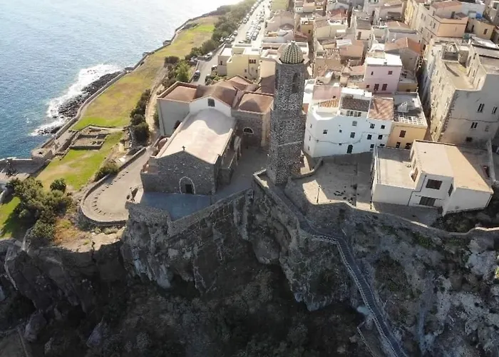 Daire Terrazza & Romantica Sospese Sul Mare Del Borgo Antico --- Terrace & Romantic Over The Sea Of The Ancient Village *